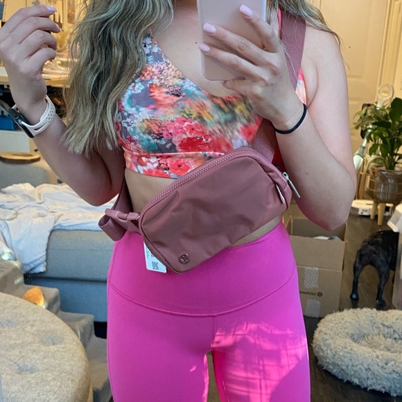 NWT Lululemon everywhere belt bag briar rose 🌹 🎀 extended strap new - Picture 8 of 12